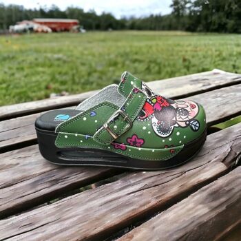 Pantoufles sabots en cuir vert Frida Kahlo Air Clogx 224 3