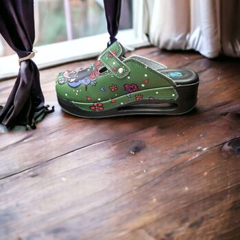 Pantoufles sabots en cuir vert Frida Kahlo Air Clogx 224 7