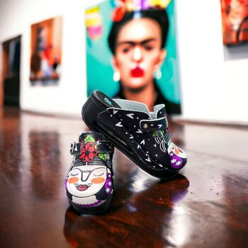 Pantoufles sabots en cuir noir Frida Kahlo Air Clogx 224 2