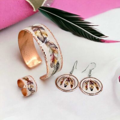 Set di gioielli con orecchini, bracciale ad anello regolabile in rame con piume