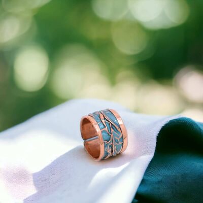 Verstellbarer Ring aus türkisfarbenem Kupfer mit Falten
