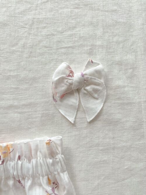 Bow hair clip / ivory floral