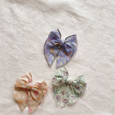 Bow hair clip / floral linen