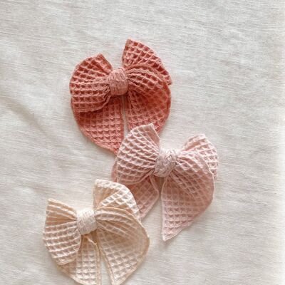 Bow hair clip / waffle