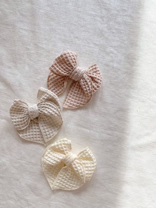 Bow hair clip / waffle