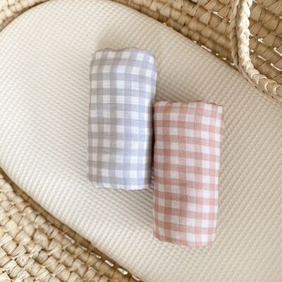 Baby swaddle / muslin checkers