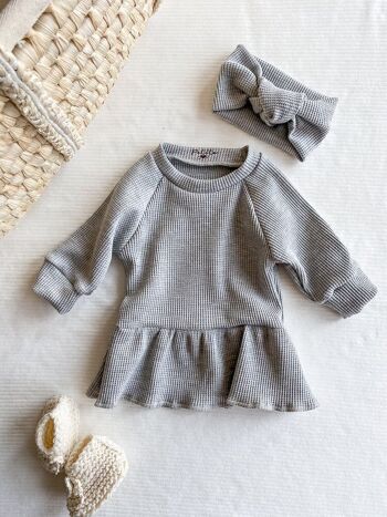 Robe girly à volants / gaufre gris clair 1