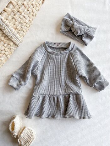 Robe girly à volants / gaufre gris clair 2