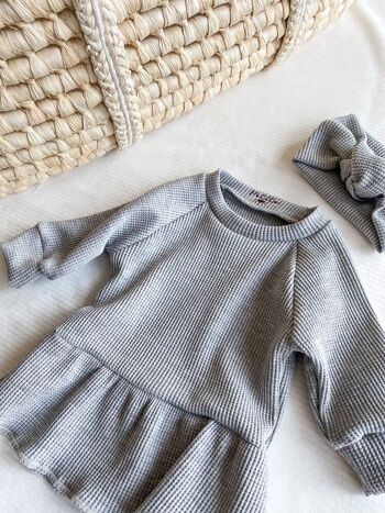 Robe girly à volants / gaufre gris clair 3