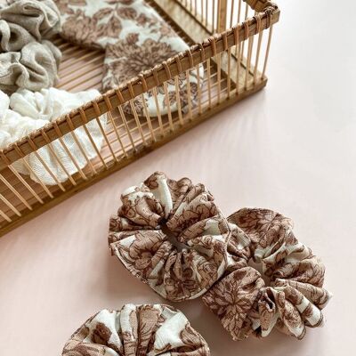 Linen Scrunchie / floral