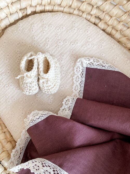 Linen swaddle + lace trim / eggplant