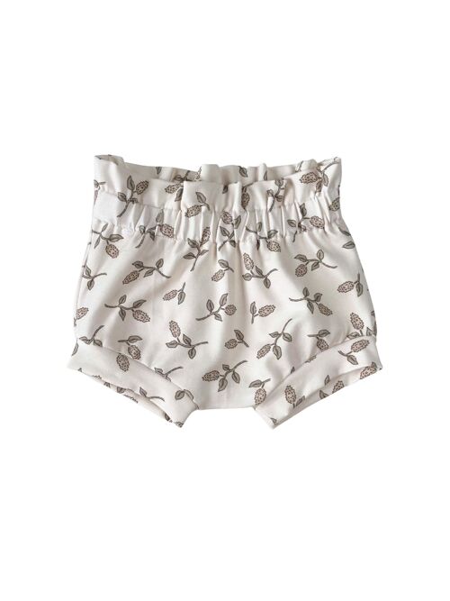 Girly ruffle shorts / simple flowers