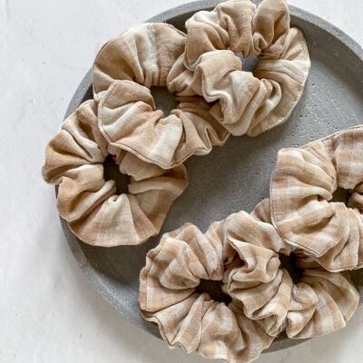 Musselin-Scrunchie / beige Karos