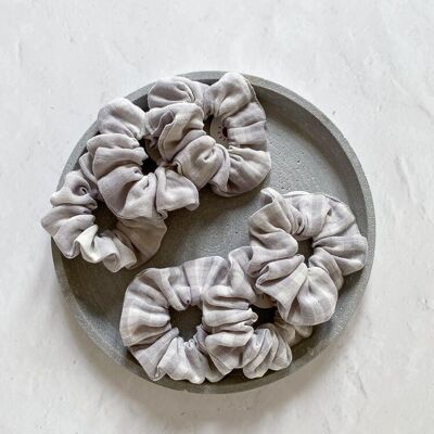 Muslin Scrunchie / cuadros grises