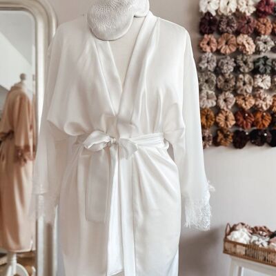 Satin + lace robe / ivory