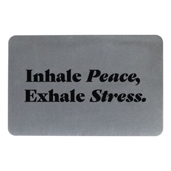 Tapis de bain antidérapant en pierre grise Inhale Peace Exhale Stress 2