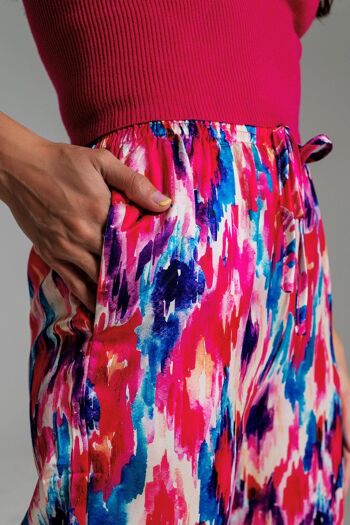 Pantalon de style palazzo à imprimé abstrait rose et bleu 5