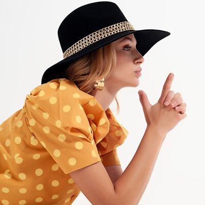 Polka dot top with puffed sleeves and square neckline in yellow