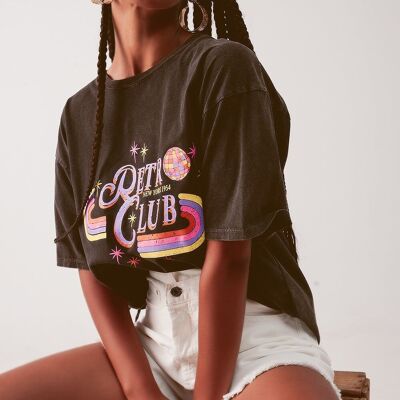 camiseta holgada en negro lavado con estampado retro club