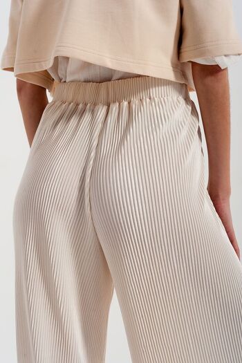 Pantalon large ample en plissé crème 6