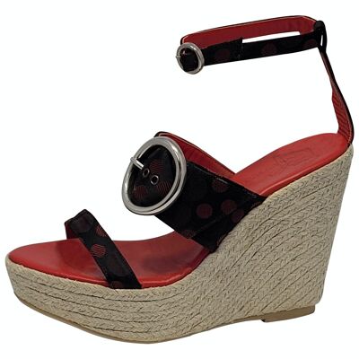 Schwarze Jacquard-Sandale „Hera“ mit roten Punkten
