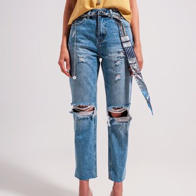 Ripped knee jeans in light blue