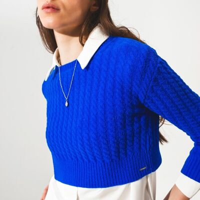 Maglione corto in maglia a trecce con collo rotondo in blu