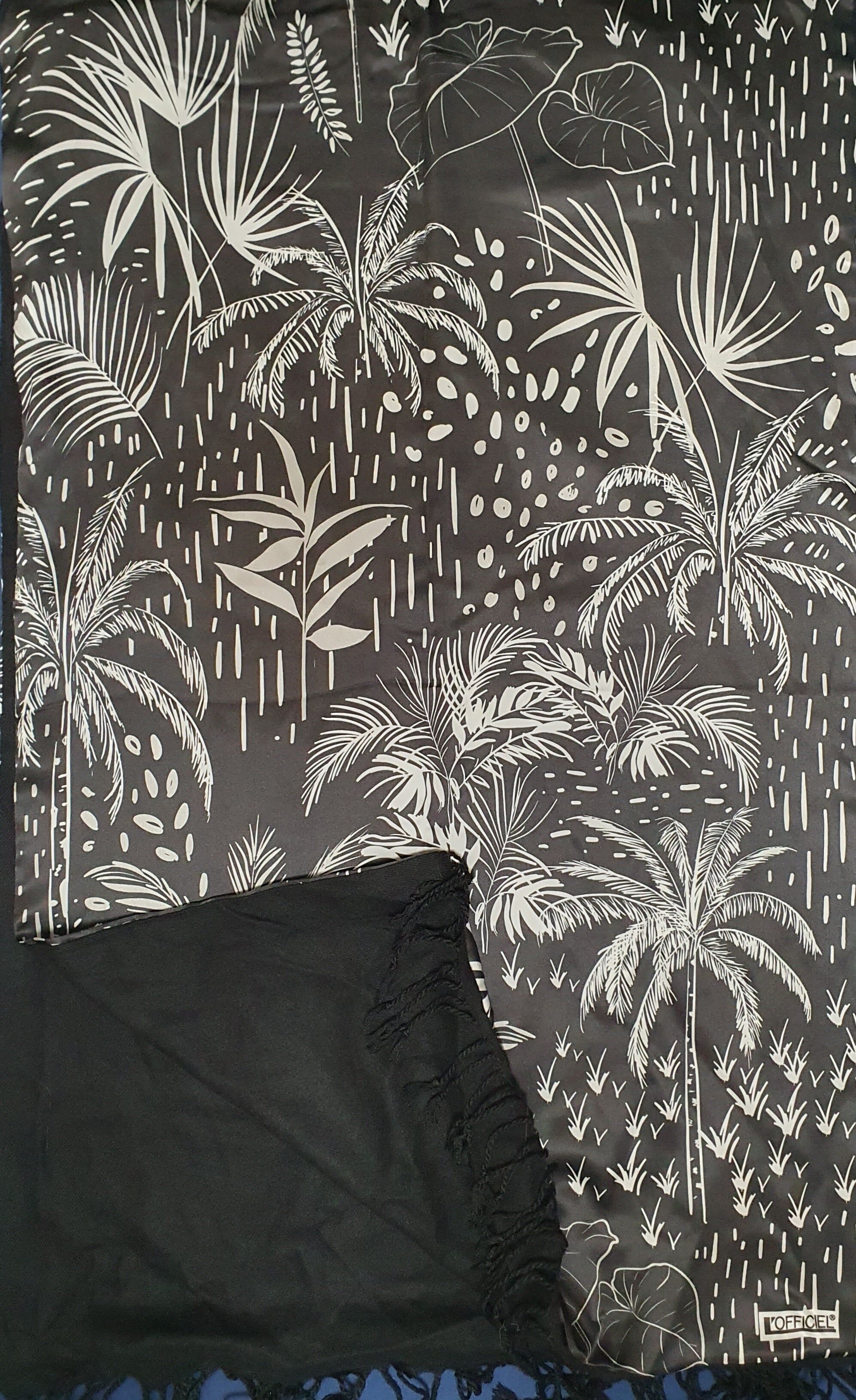 Stola doppia seta e lana base nera con piante