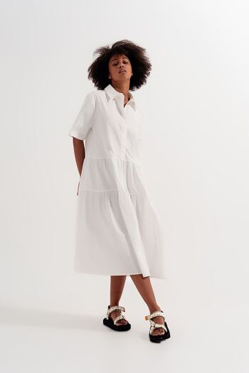 Robe chemise boutonnée en popeline à manches courtes en blanc 4
