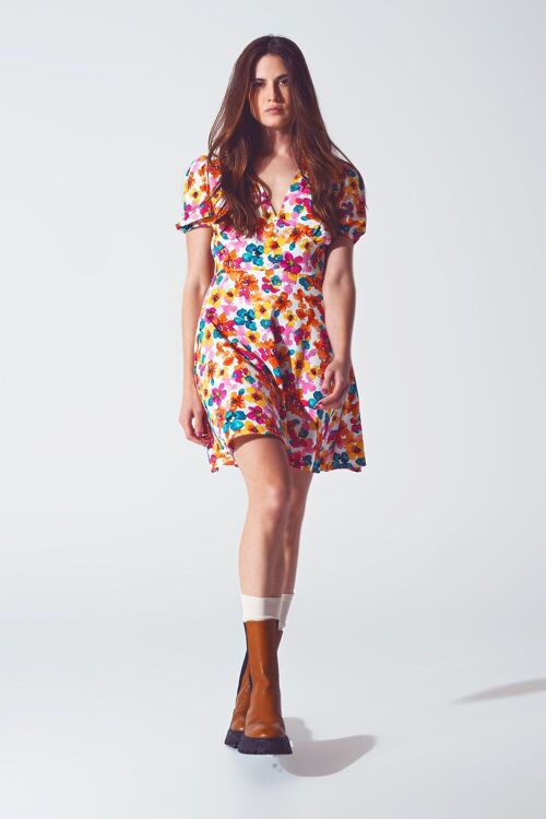 Short dress with cinched waist in multicolor floral print