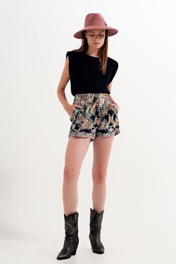 Short slim à taille élastiquée en satin imprimé fleuri 4