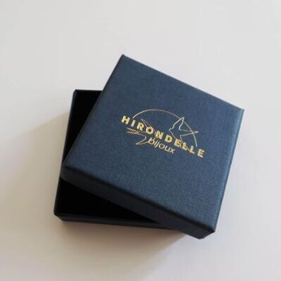 jewelry box with the Hirondelle Bijoux logo