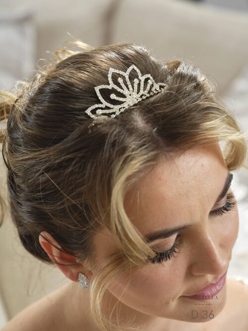 Diadem with crystals - D 36