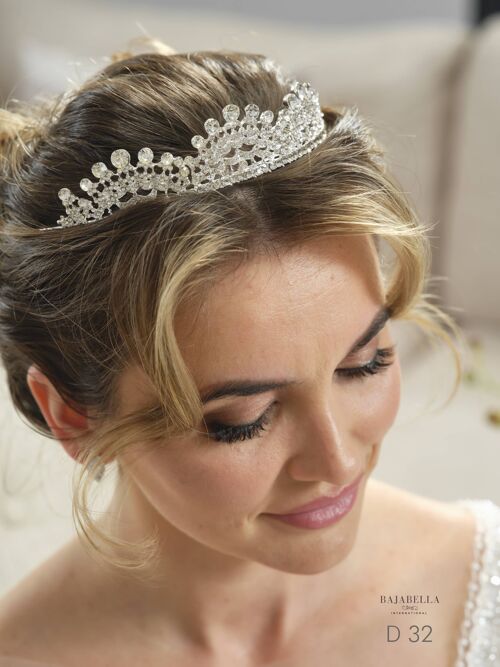 Diadem with crystals - D 32