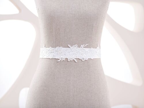 Handmade belt with lace - F24