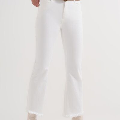 Pantalon droit en blanc avec chevilles larges