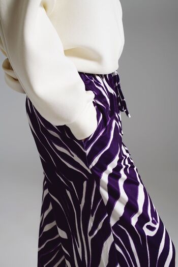 Pantalon droit à imprimé zèbre en violet et blanc 5