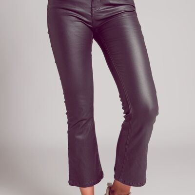 Pantaloni a zampa in ecopelle elasticizzata di colore grigio