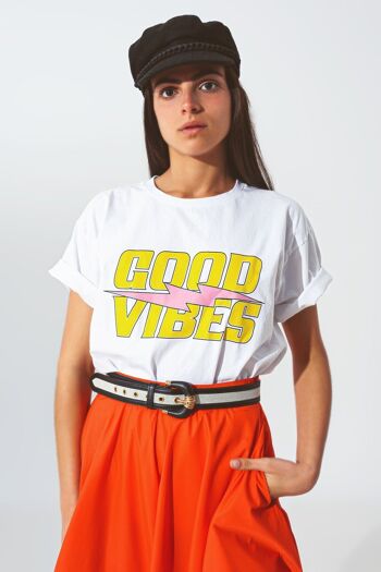 T-Shirt avec de bonnes vibrations Texte en Blanc 1