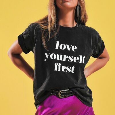 Camiseta en negro con estampado de texto