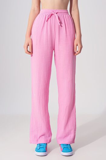 Pantalon coupe ample texturé en rose 1