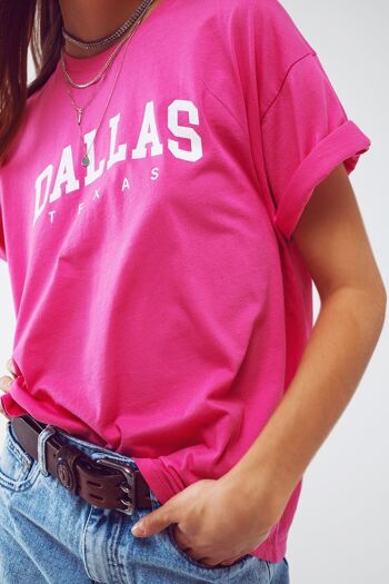 T-shirt avec texte Dallas Texas en fuchsia 5