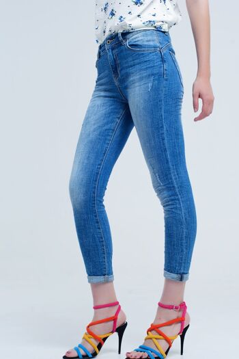 jean skinny avec couleur usée et rides 3