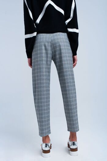 Pantalon gris motif tartan 2
