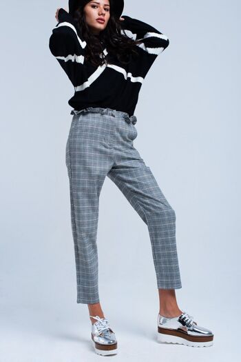 Pantalon gris motif tartan 3