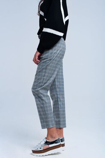 Pantalon gris motif tartan 6