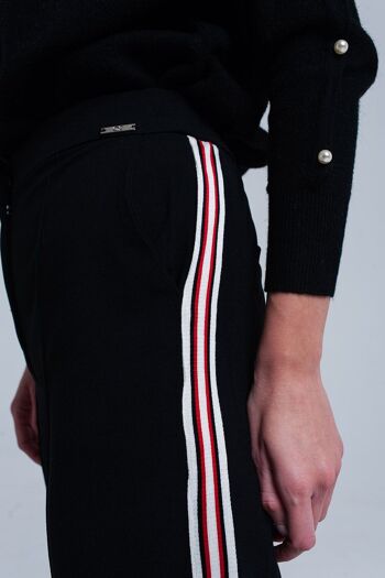 Pantalon noir avec détail rayures 1