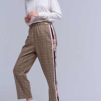 Brown tartan pattern pants