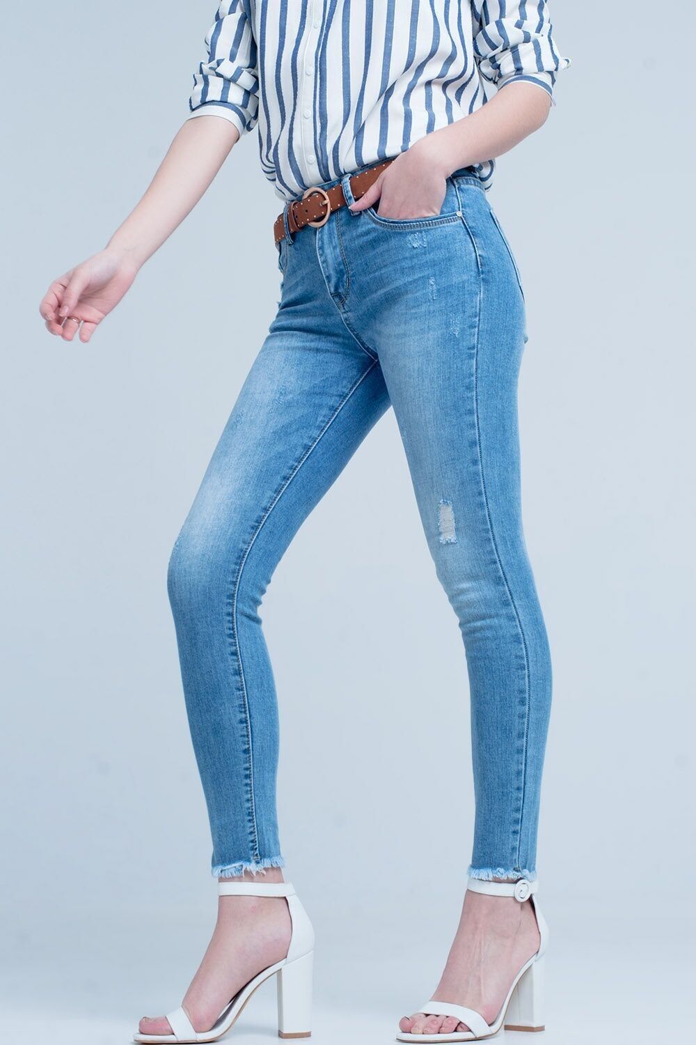 jeans skinny dal lavaggio chiaro in blu