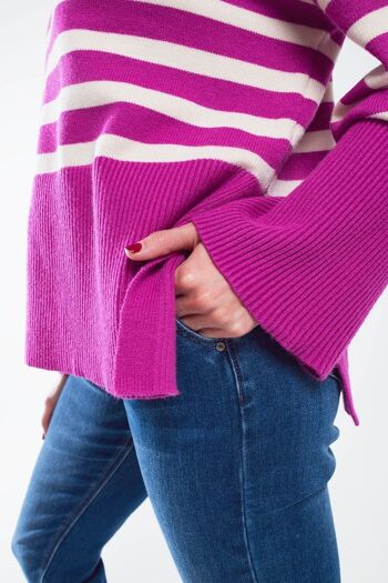 Pull col roulé oversize fuchsia à rayures blanches et fentes sur le côté 5